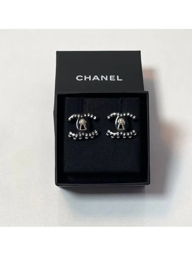 22C CC logo lock cubic pearl earrings AB7605