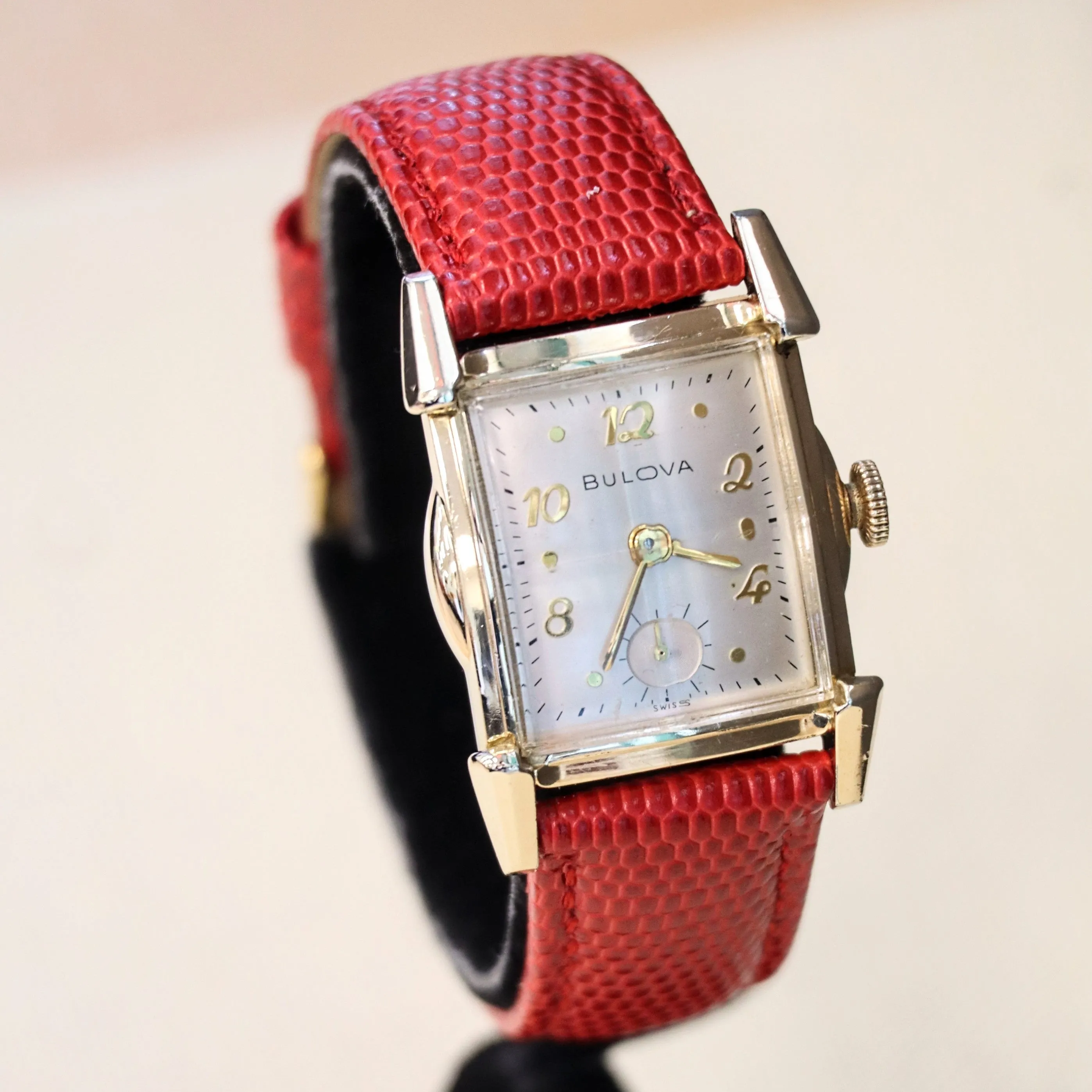 BULOVA 1954 ARDSLEY Watch 17 Jewels Cal. 10BT Fancy Case & Crystal Wristwatch