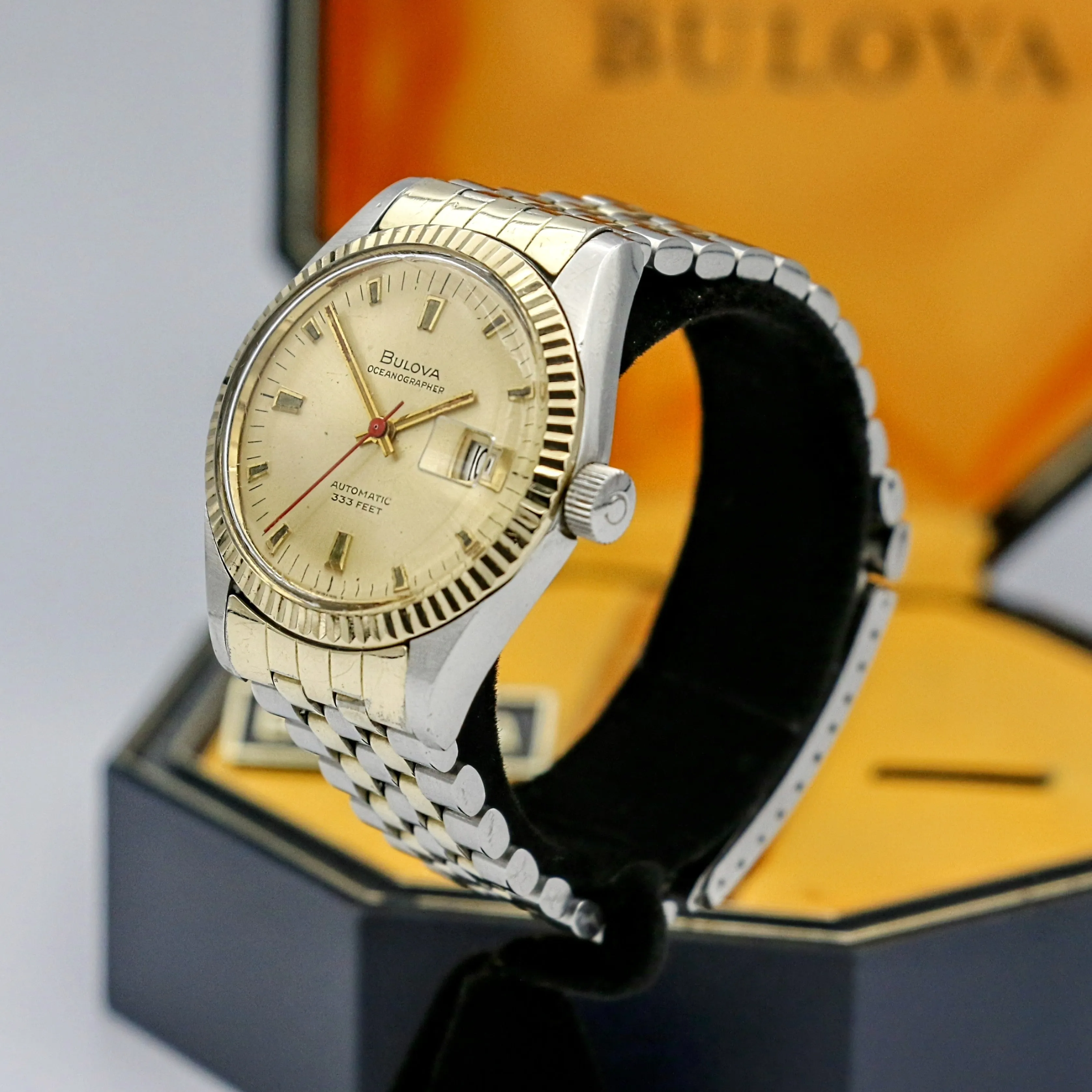 BULOVA 1970 Oceanographer "D" Automatic Watch 333 Feet 10K GOLD Bezel Wristwatch