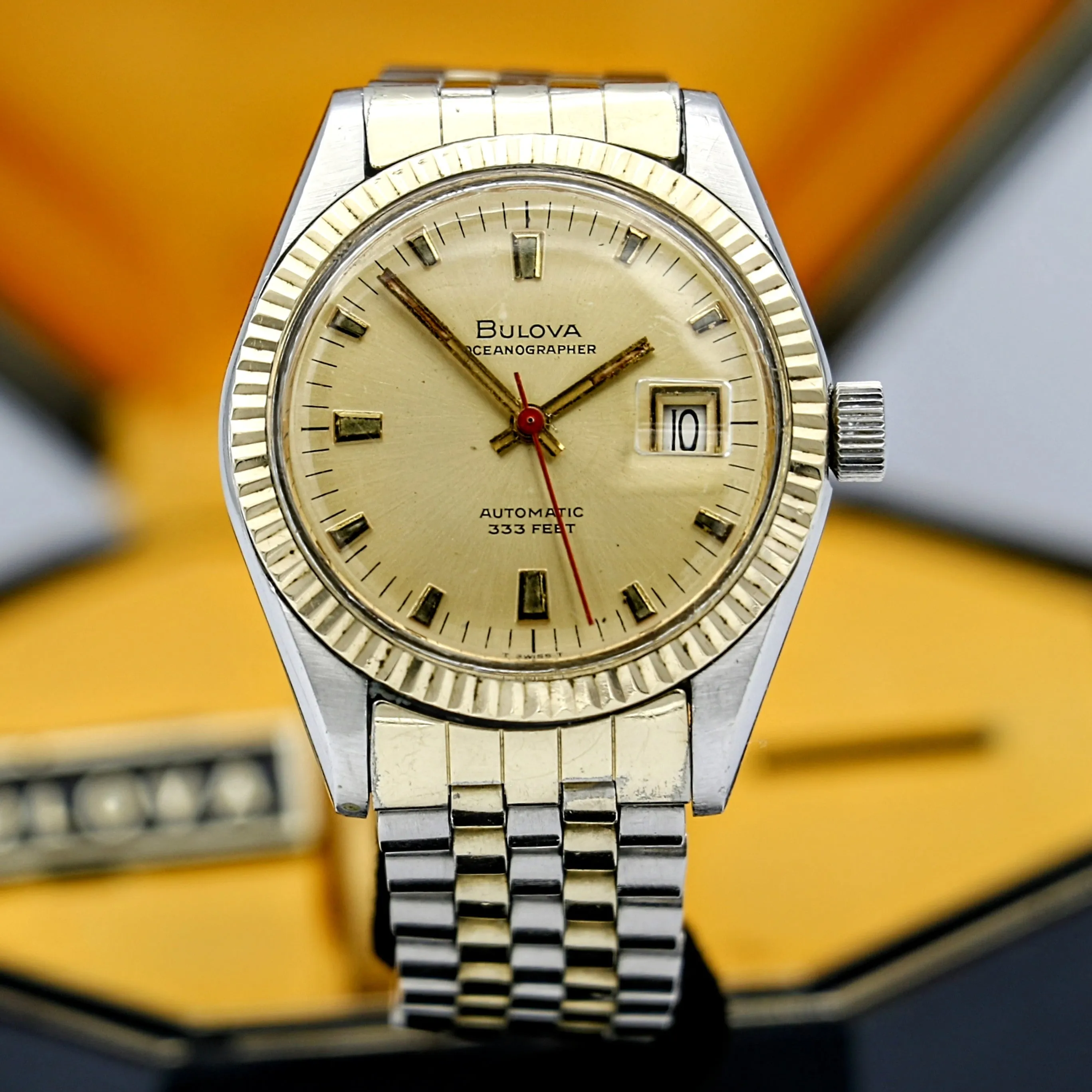 BULOVA 1970 Oceanographer "D" Automatic Watch 333 Feet 10K GOLD Bezel Wristwatch