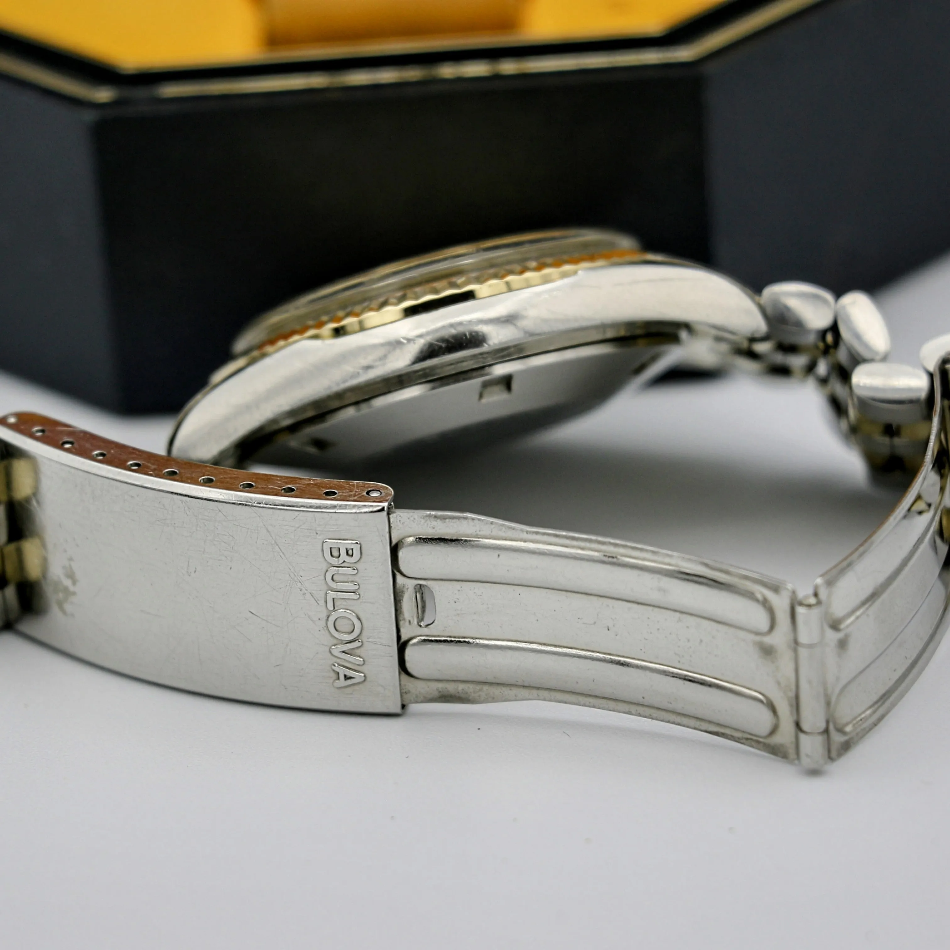 BULOVA 1970 Oceanographer "D" Automatic Watch 333 Feet 10K GOLD Bezel Wristwatch