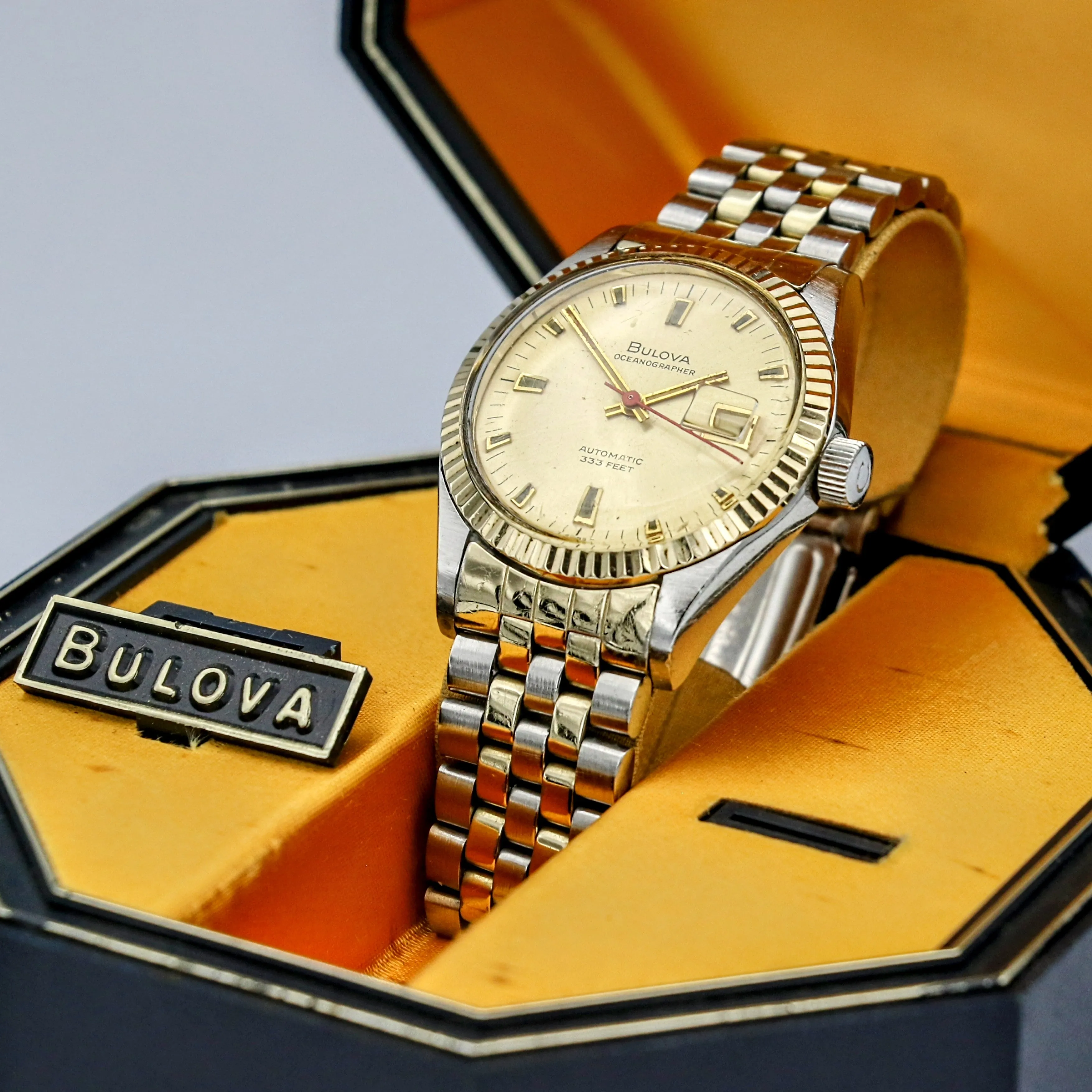 BULOVA 1970 Oceanographer "D" Automatic Watch 333 Feet 10K GOLD Bezel Wristwatch