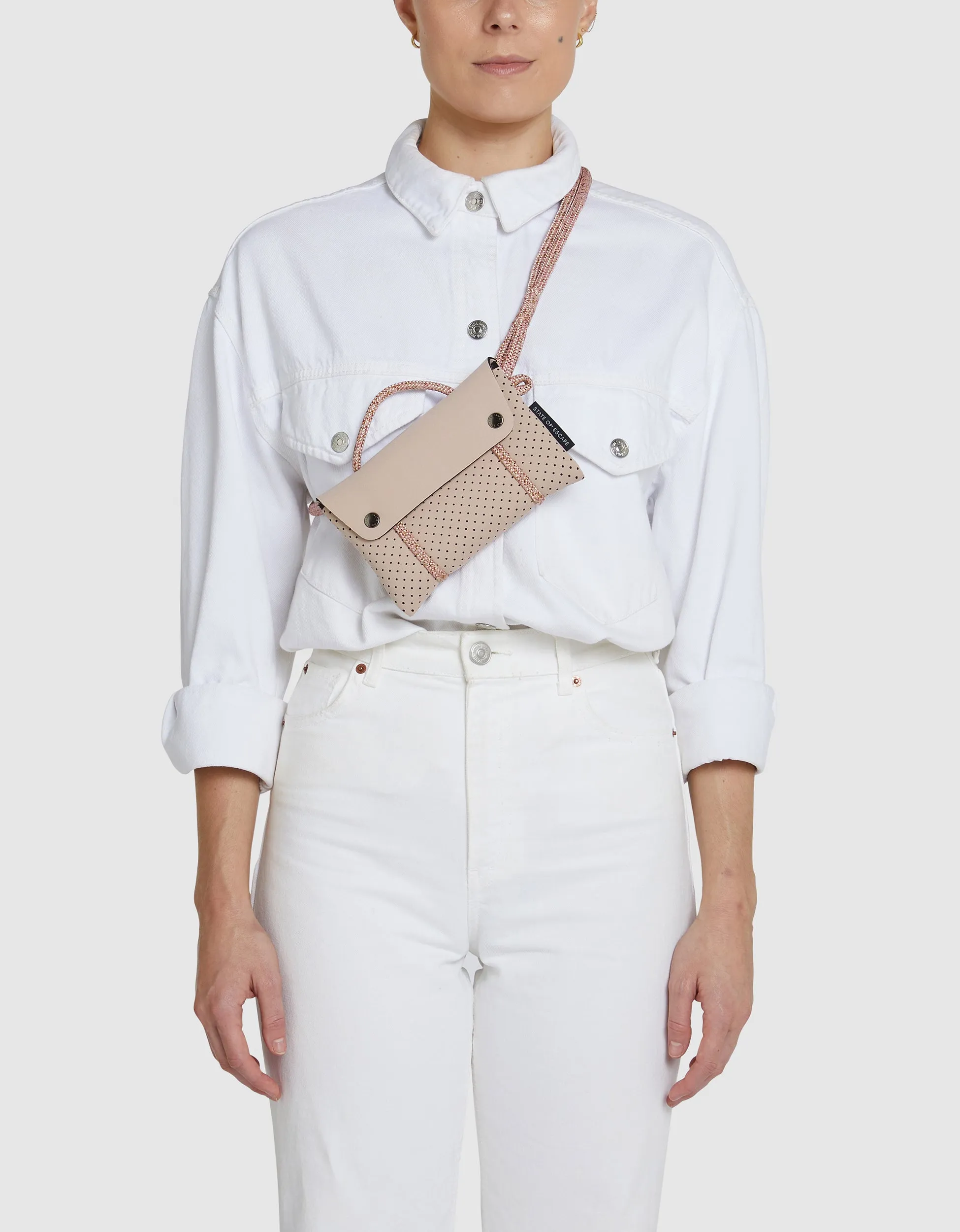 Compass belt bag in blush